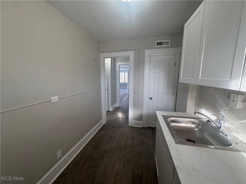 14236 Lakeshore Boulevard, Unit 6, Cleveland, OH 44110 Photo 8