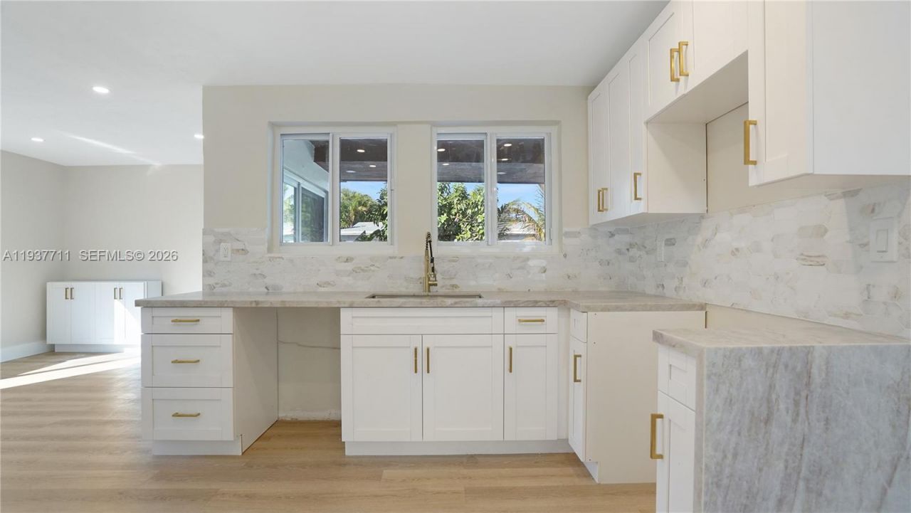 8651 NW 24th St , Sunrise, FL 33322 Photo