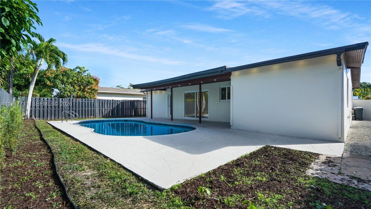 8651 NW 24th St , Sunrise, FL 33322 Photo