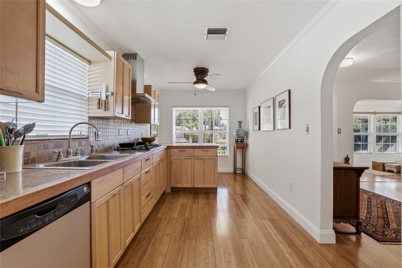 1010 45th Street North, Saint Petersburg, FL 33713 Photo