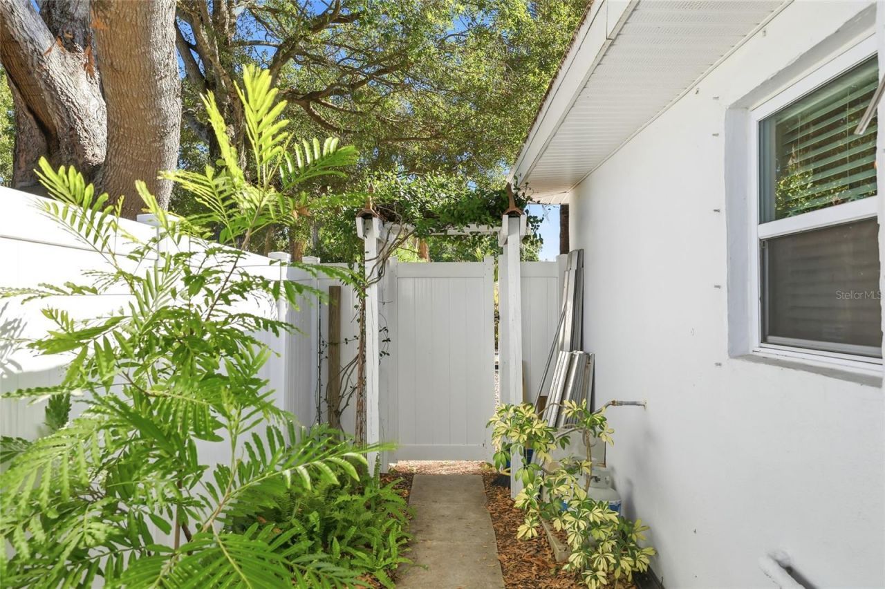 1010 45th Street North, Saint Petersburg, FL 33713 Photo