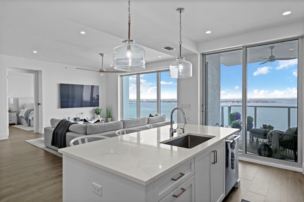 2910 W Barcelona Street, Unit 1902, Tampa, FL 33629 Photo