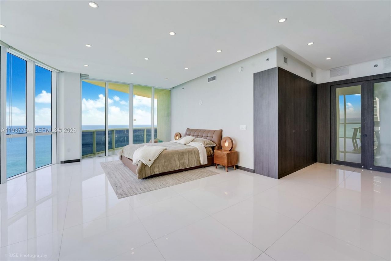 15901 Collins Ave , Unit 2701, Sunny Isles Beach, FL 33160 Photo
