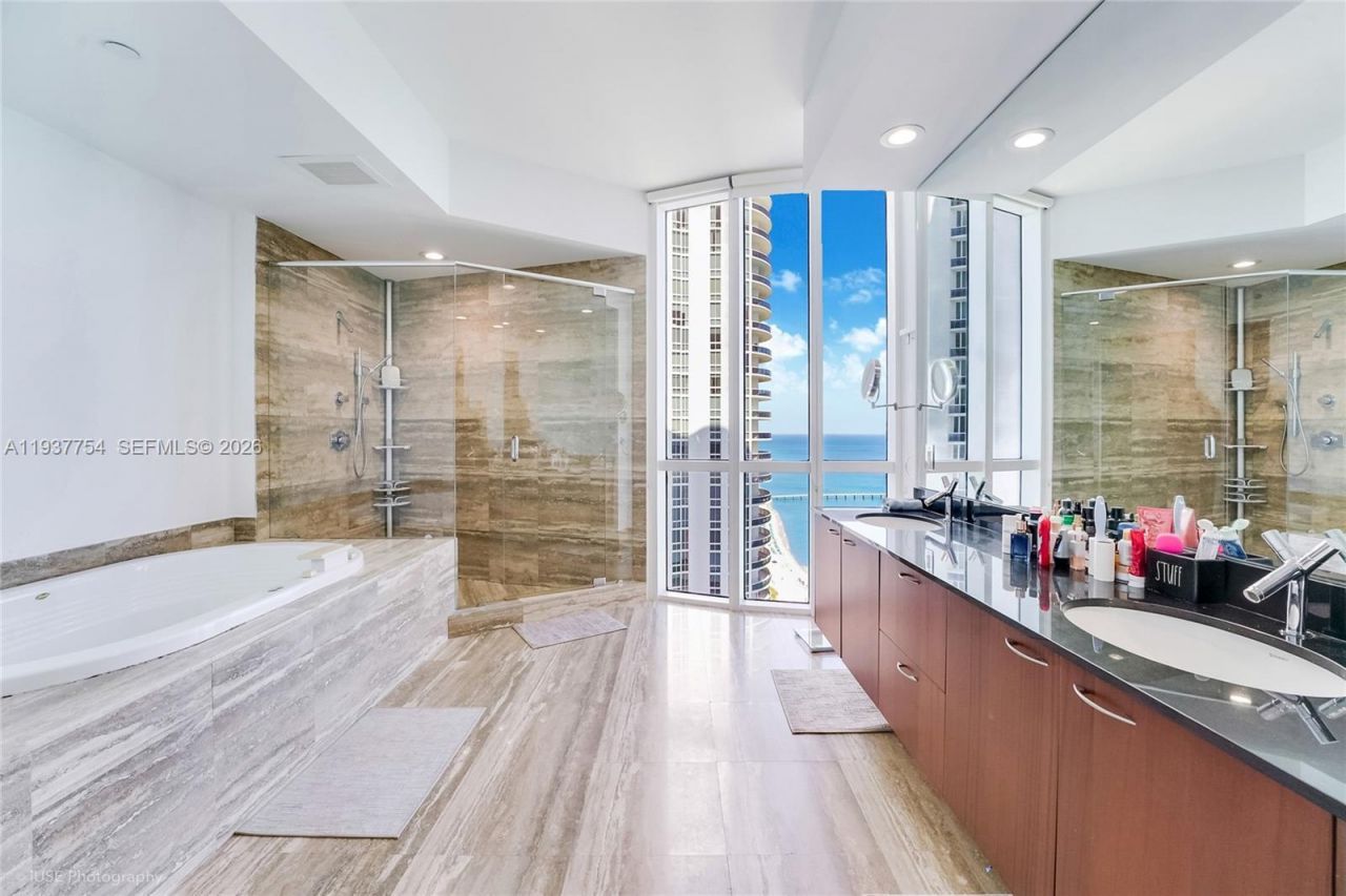 15901 Collins Ave , Unit 2701, Sunny Isles Beach, FL 33160 Photo