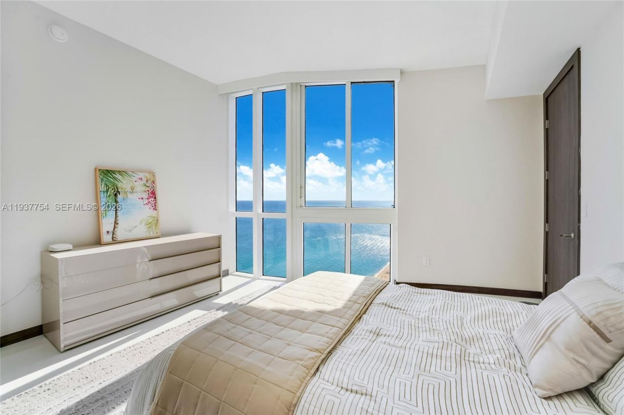 15901 Collins Ave , Unit 2701, Sunny Isles Beach, FL 33160 Photo