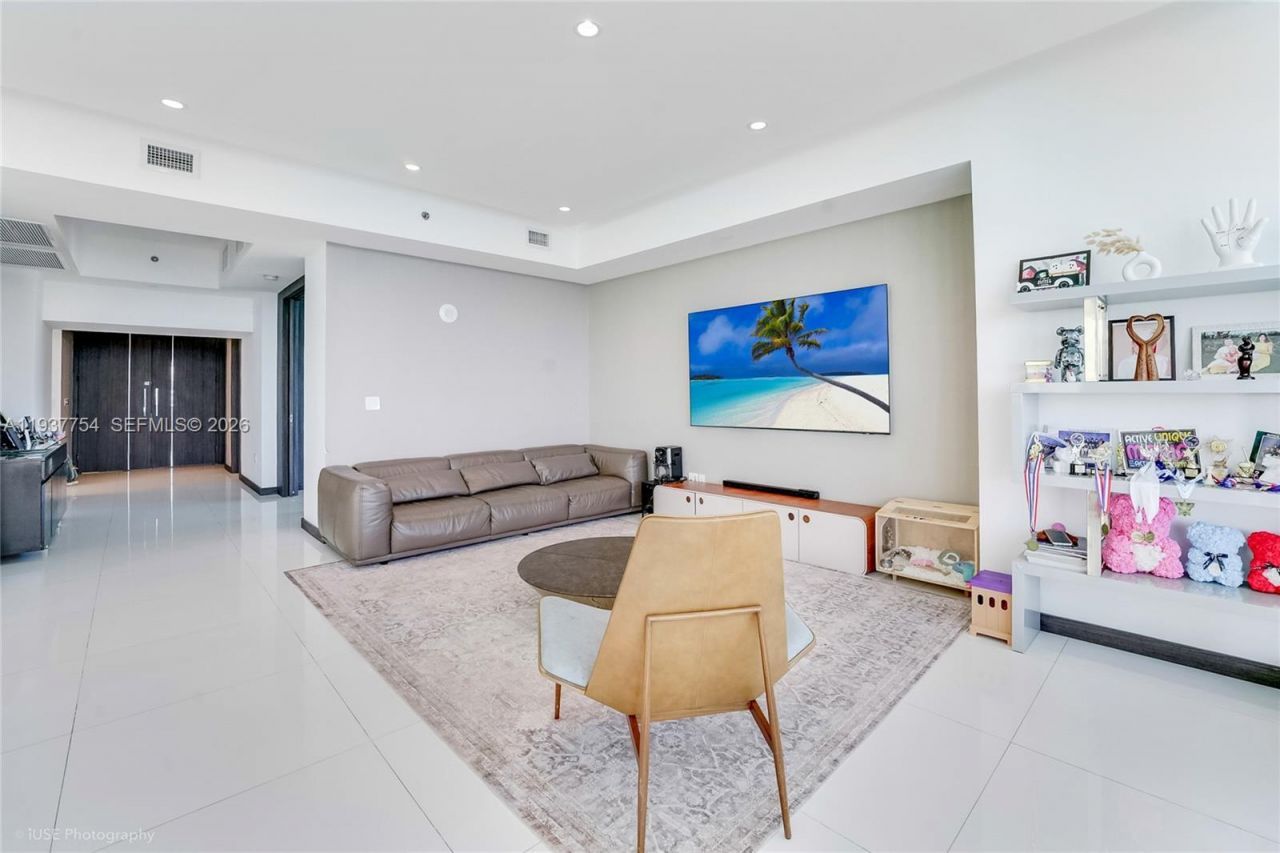 15901 Collins Ave , Unit 2701, Sunny Isles Beach, FL 33160 Photo