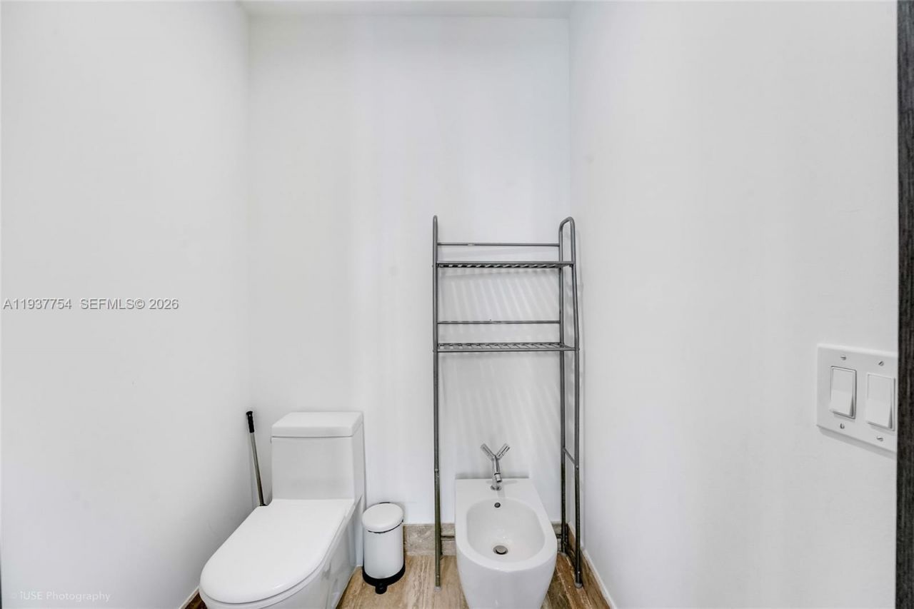 15901 Collins Ave , Unit 2701, Sunny Isles Beach, FL 33160 Photo