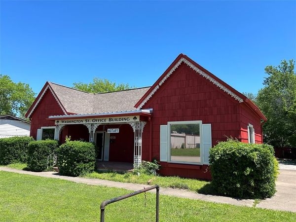 605 S Washington Street , Kaufman, TX 75142