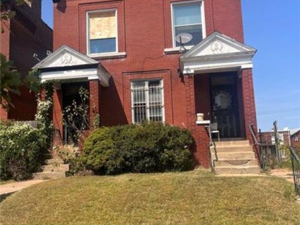 4555 Clarence Avenue, St Louis, MO 63115