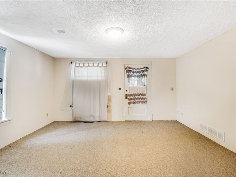 917 S Irvine Avenue, Masury, OH 44438 Photo 8