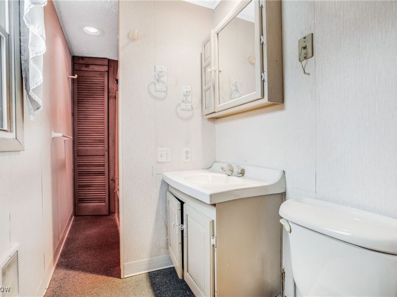 917 S Irvine Avenue, Masury, OH 44438 Photo 9