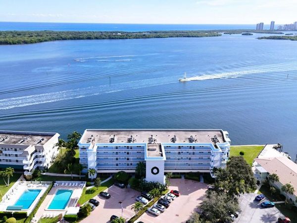 60 Yacht Club Drive, Unit 103, North Palm Beach, FL 33408