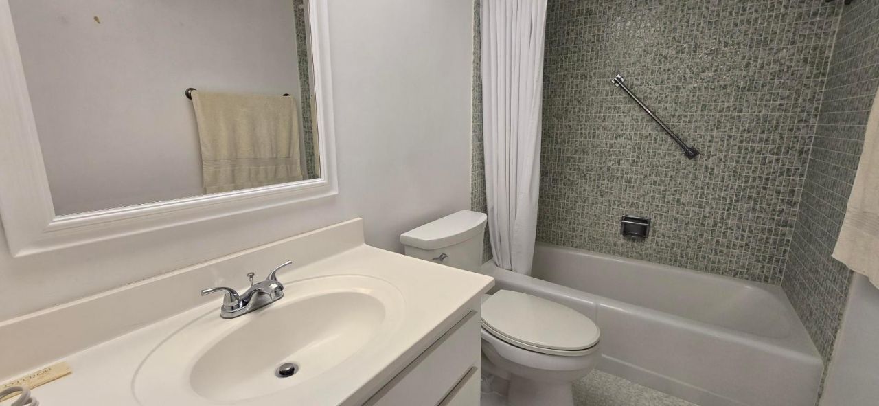 60 Yacht Club Drive, Unit 103, North Palm Beach, FL 33408 Photo