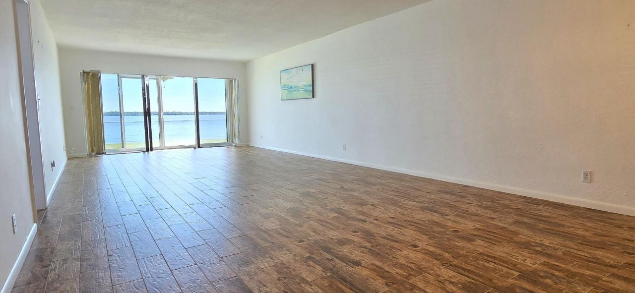 60 Yacht Club Drive, Unit 103, North Palm Beach, FL 33408 Photo