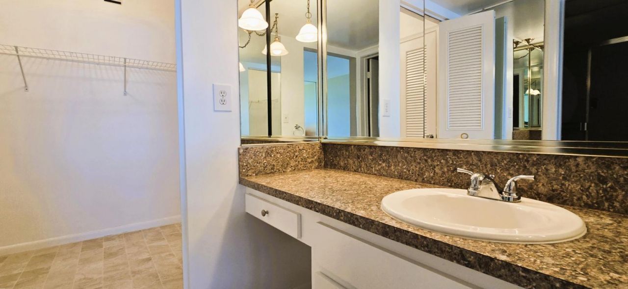 60 Yacht Club Drive, Unit 103, North Palm Beach, FL 33408 Photo