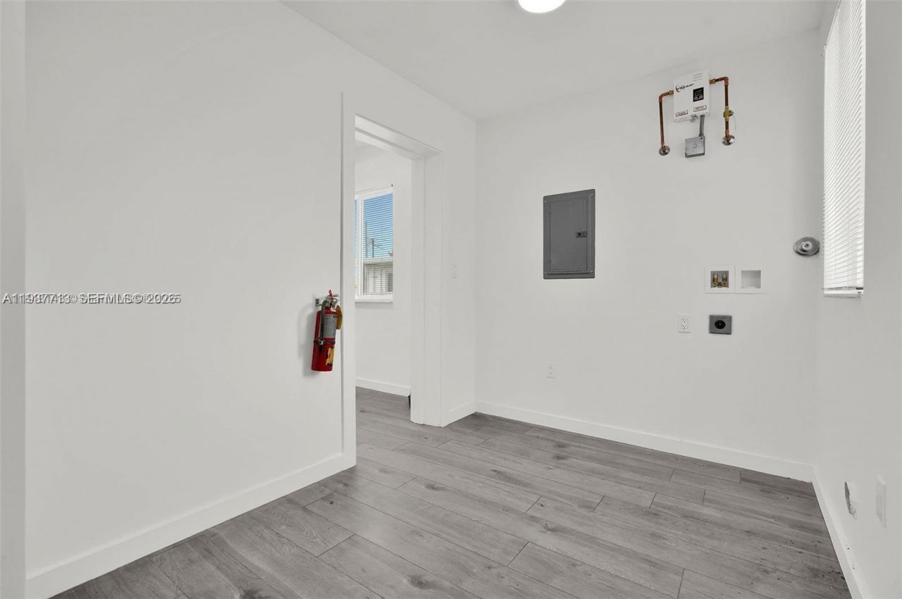 600 NW 25th Ct, Unit 4, Miami, FL 33125 Photo