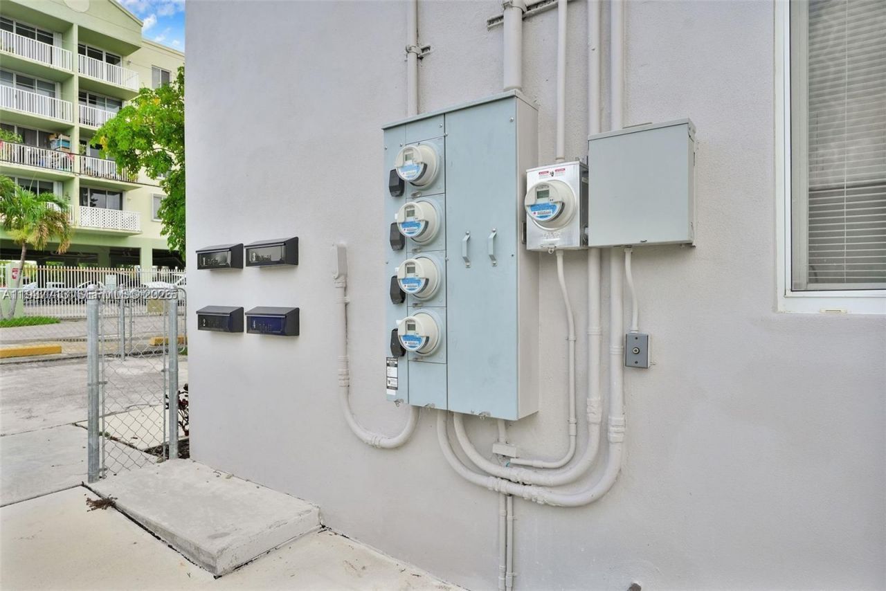 600 NW 25th Ct, Unit 4, Miami, FL 33125 Photo