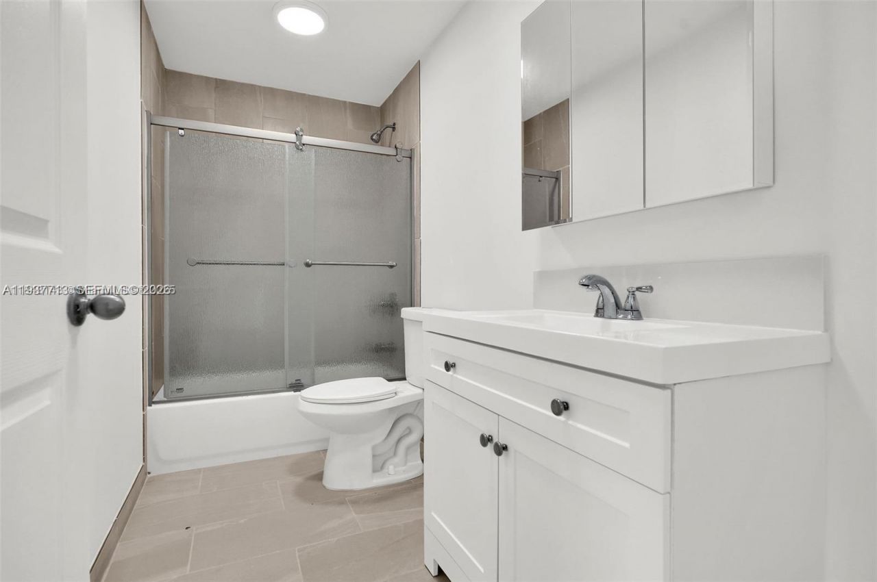 600 NW 25th Ct, Unit 4, Miami, FL 33125 Photo