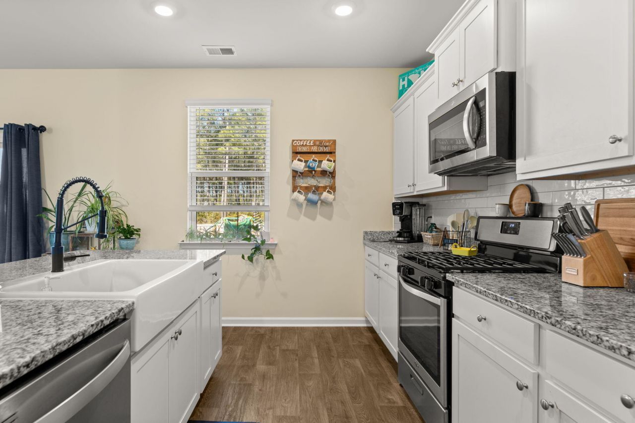 380 Azore Way Photo 15