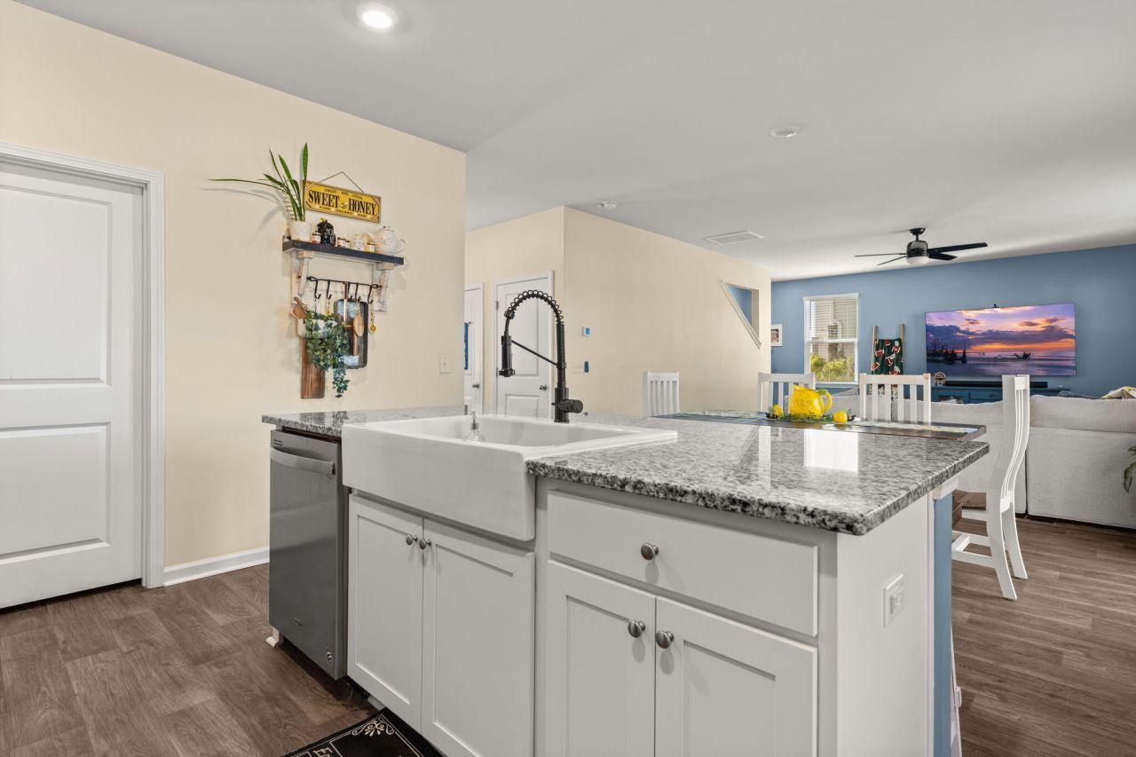 380 Azore Way Photo 18