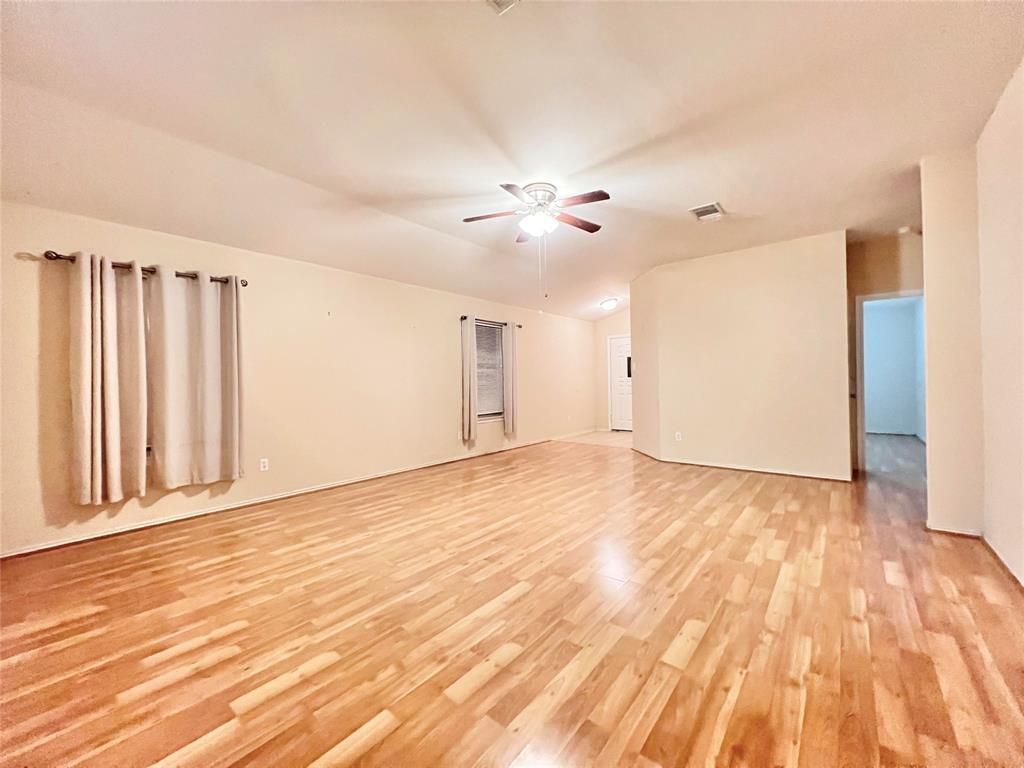 222 Mossy Rock Dr, Hutto, TX 78634 Main Photo