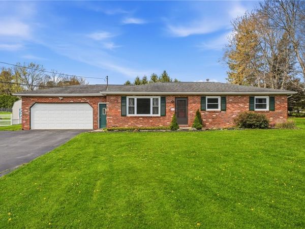 745 Robertson Road, Hermitage, PA 16148
