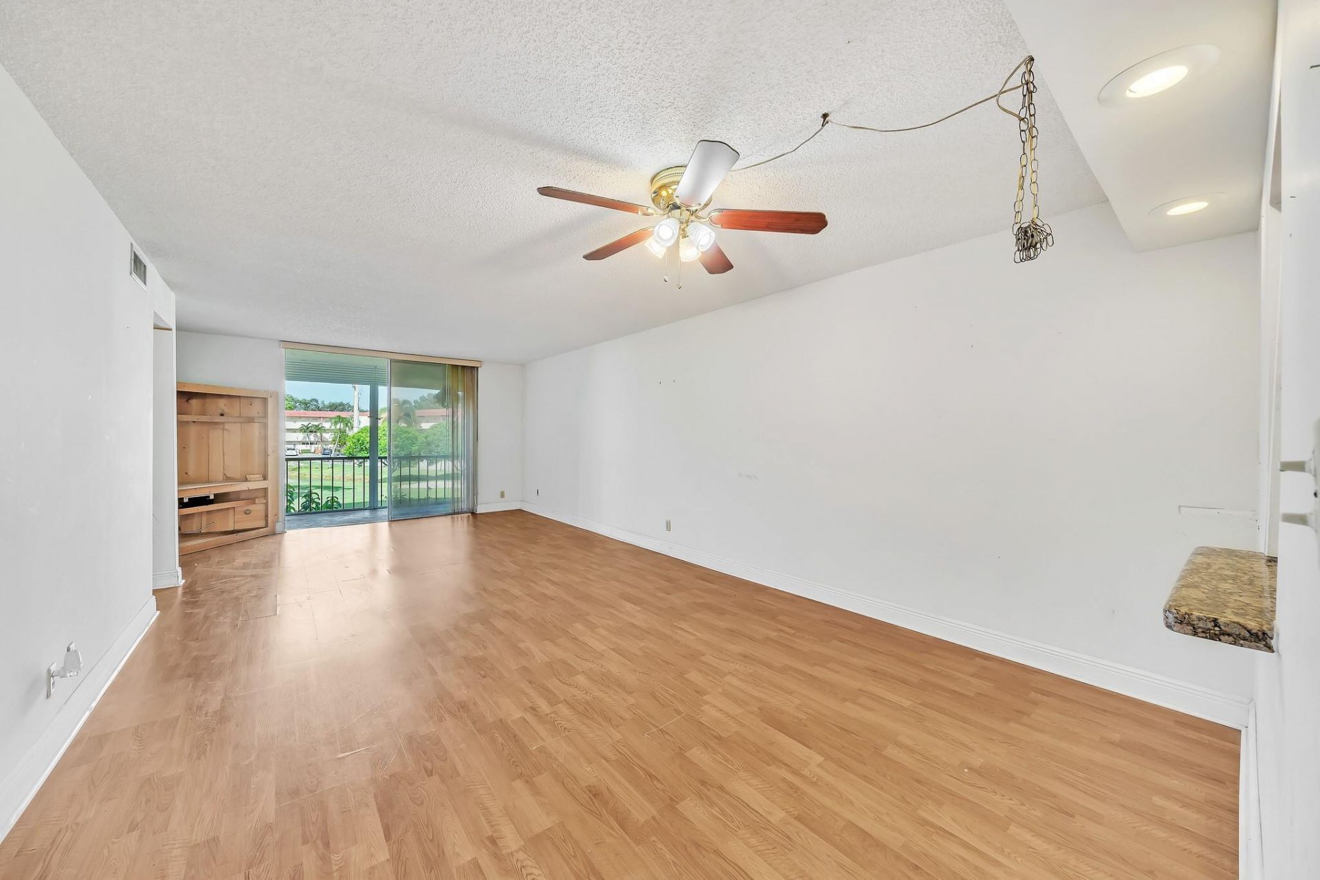 8980 S Hollybrook Boulevard, Unit 204, Pembroke Pines, FL 33025 Photo