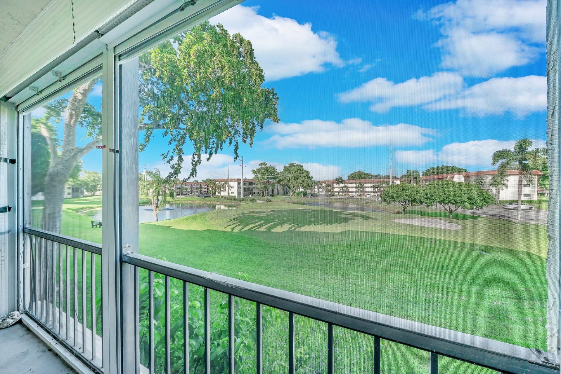 8980 S Hollybrook Boulevard, Unit 204, Pembroke Pines, FL 33025 Photo