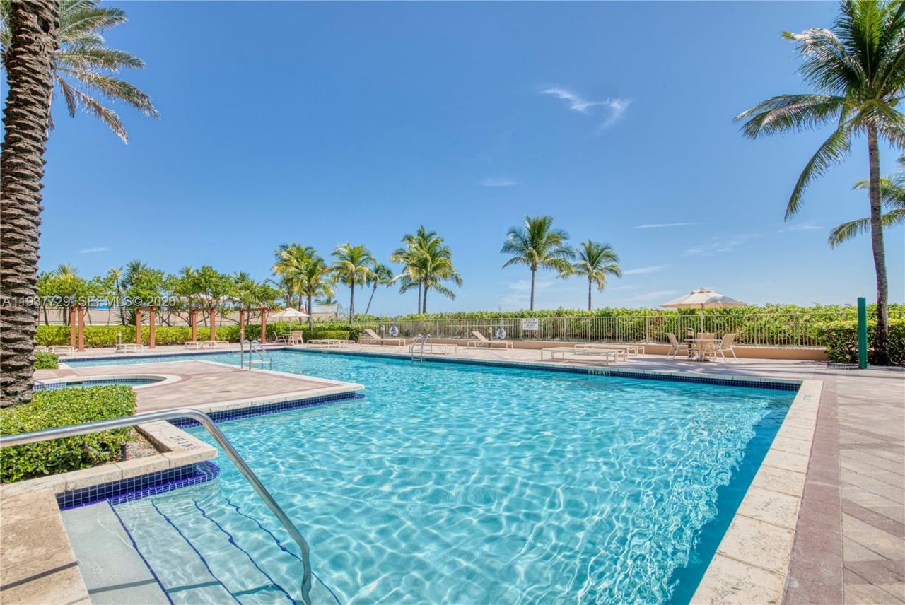 2067 S Ocean Dr, Unit TH5, Hallandale Beach, FL 33009 Photo