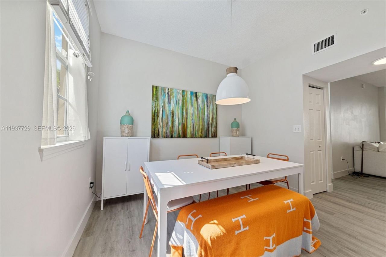 2067 S Ocean Dr, Unit TH5, Hallandale Beach, FL 33009 Photo