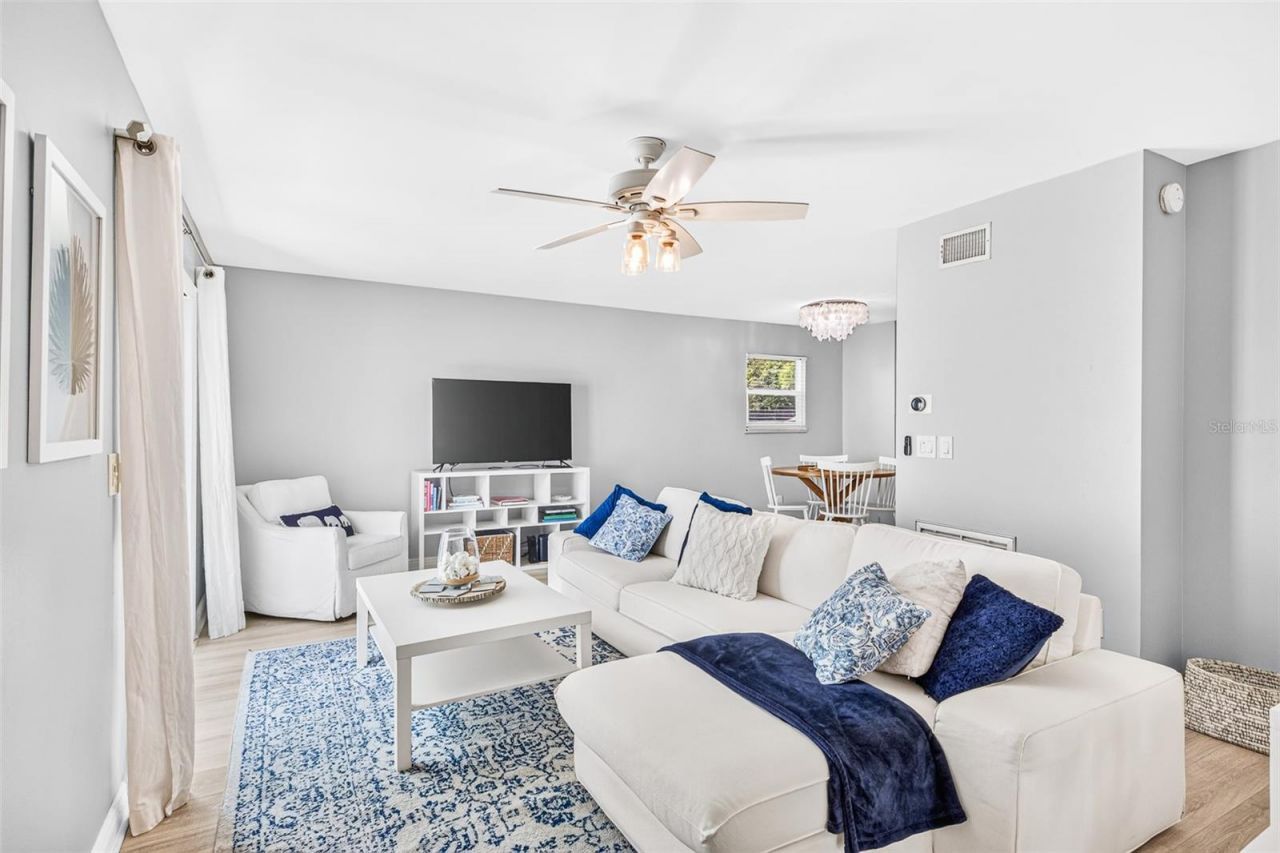 742 Laurel Bay Circle, New Smyrna Beach, FL 32169 Photo