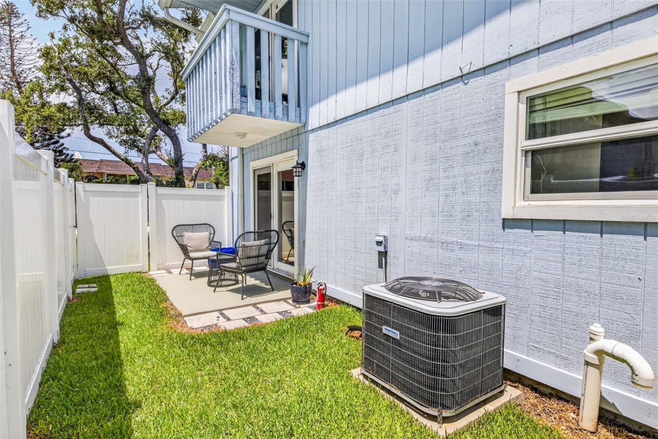 742 Laurel Bay Circle, New Smyrna Beach, FL 32169 Photo