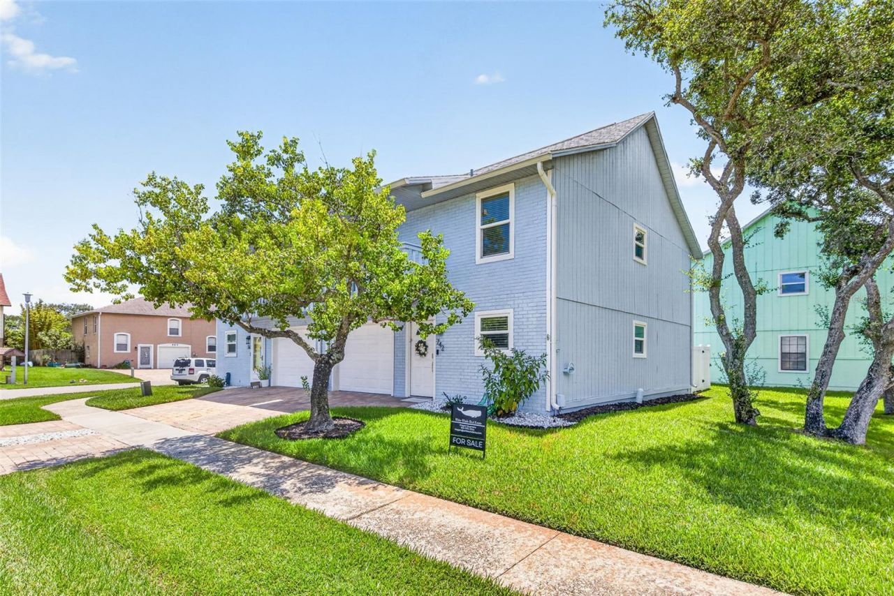 742 Laurel Bay Circle, New Smyrna Beach, FL 32169 Photo