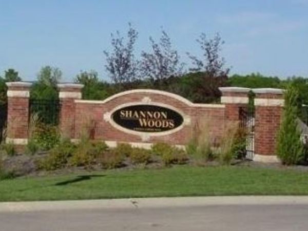 1946 Woodridge Drive, Leavenworth, KS 66048