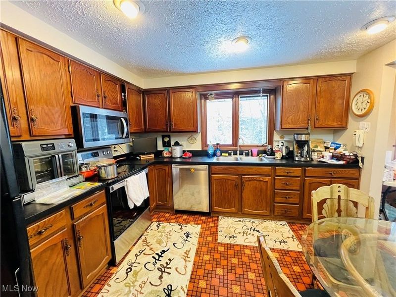 17506 Leggett Road, Montville, OH 44064 Photo 12