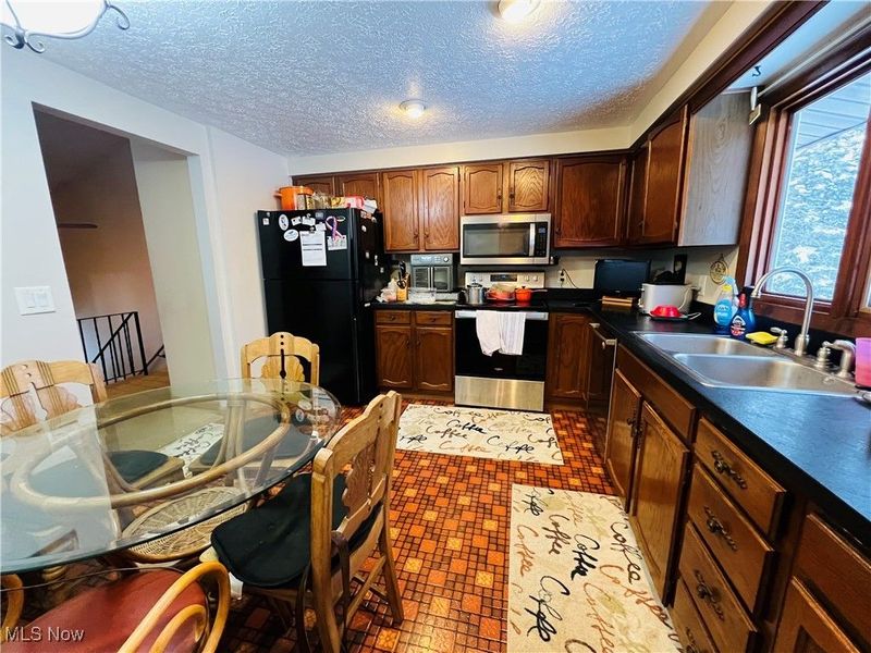 17506 Leggett Road, Montville, OH 44064 Photo 14