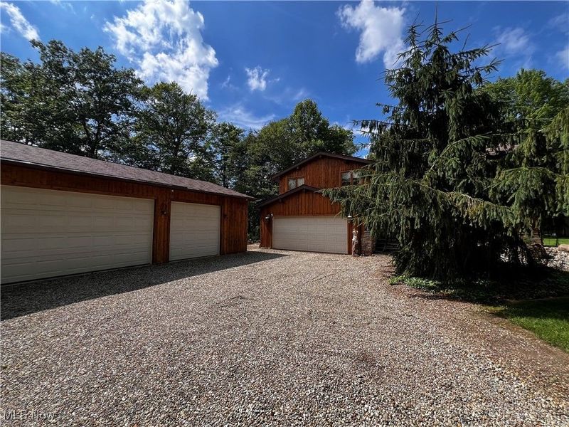 17506 Leggett Road, Montville, OH 44064 Photo 5