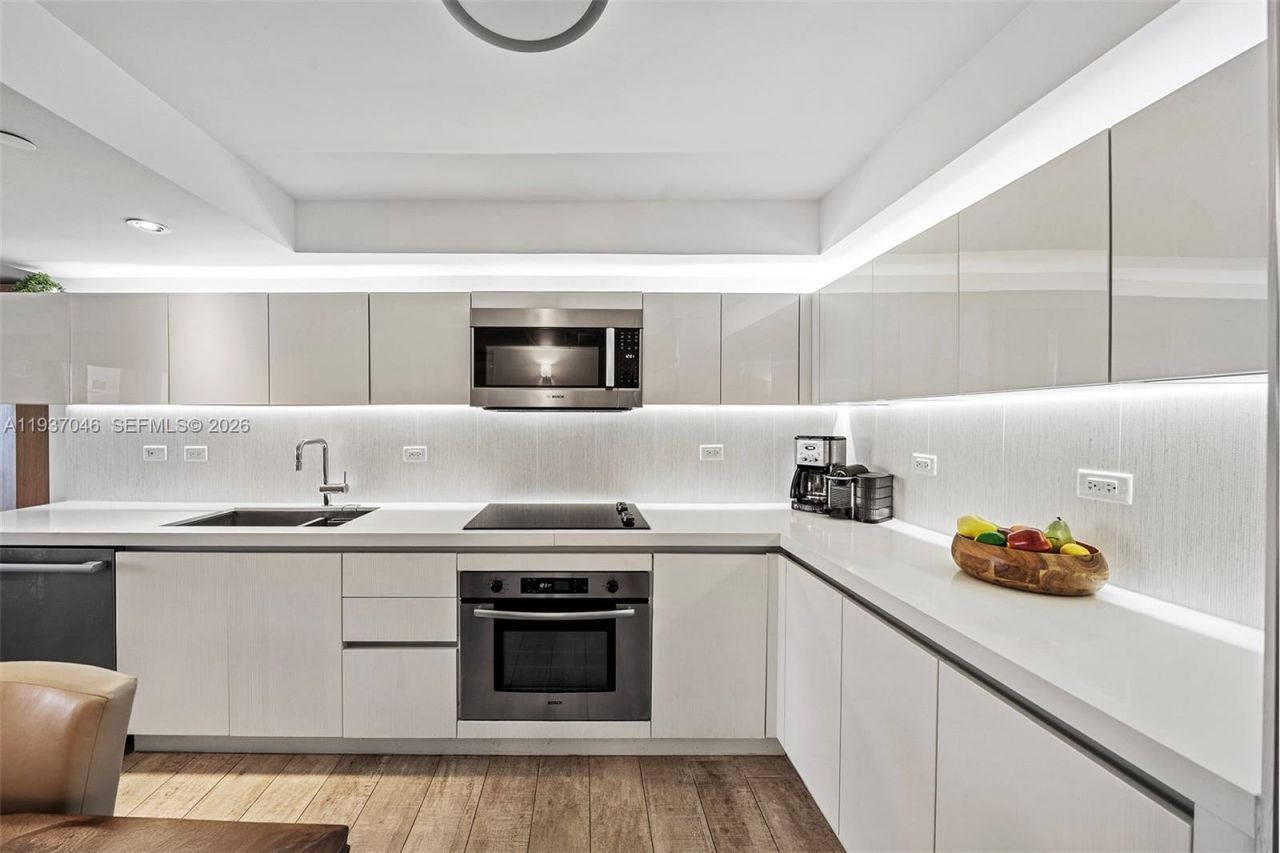 102 24th St , Unit 1207, Miami Beach, FL 33139 Photo