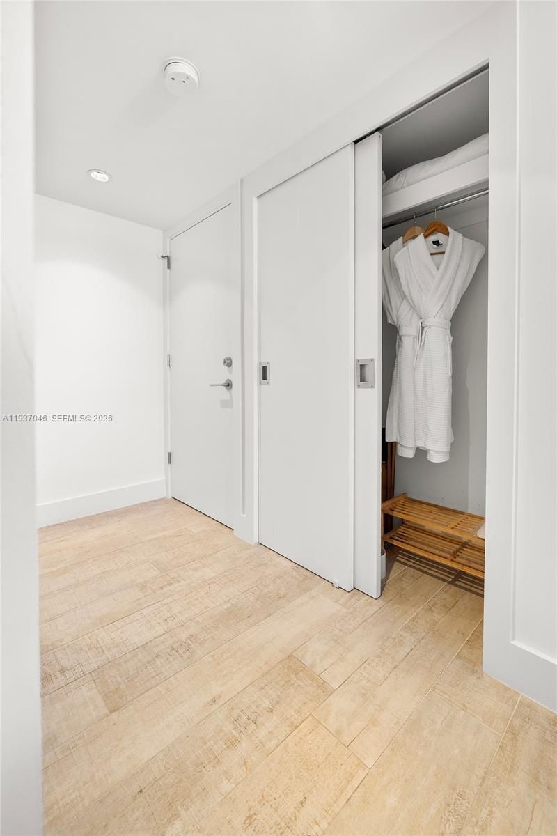 102 24th St , Unit 1207, Miami Beach, FL 33139 Photo