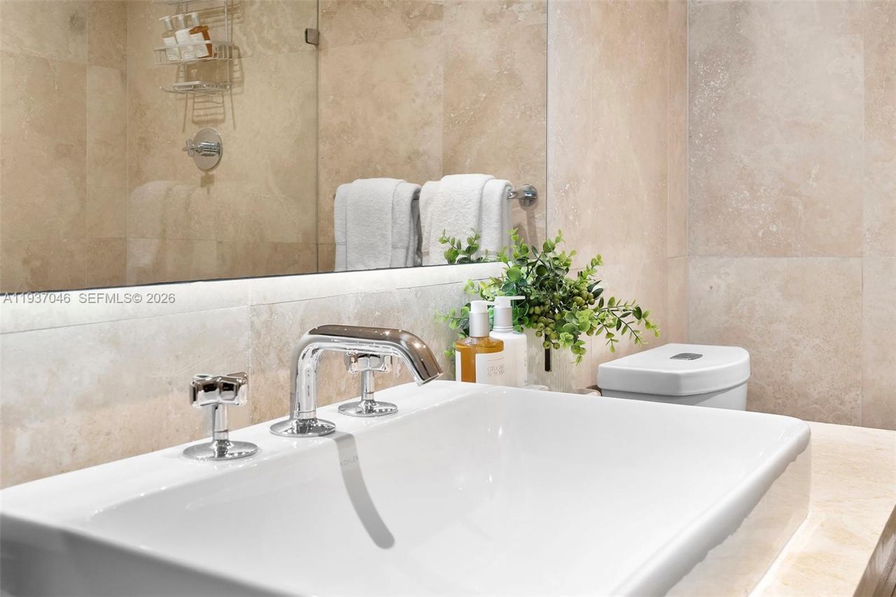 102 24th St, Unit 1207, Miami Beach, FL 33139 Photo