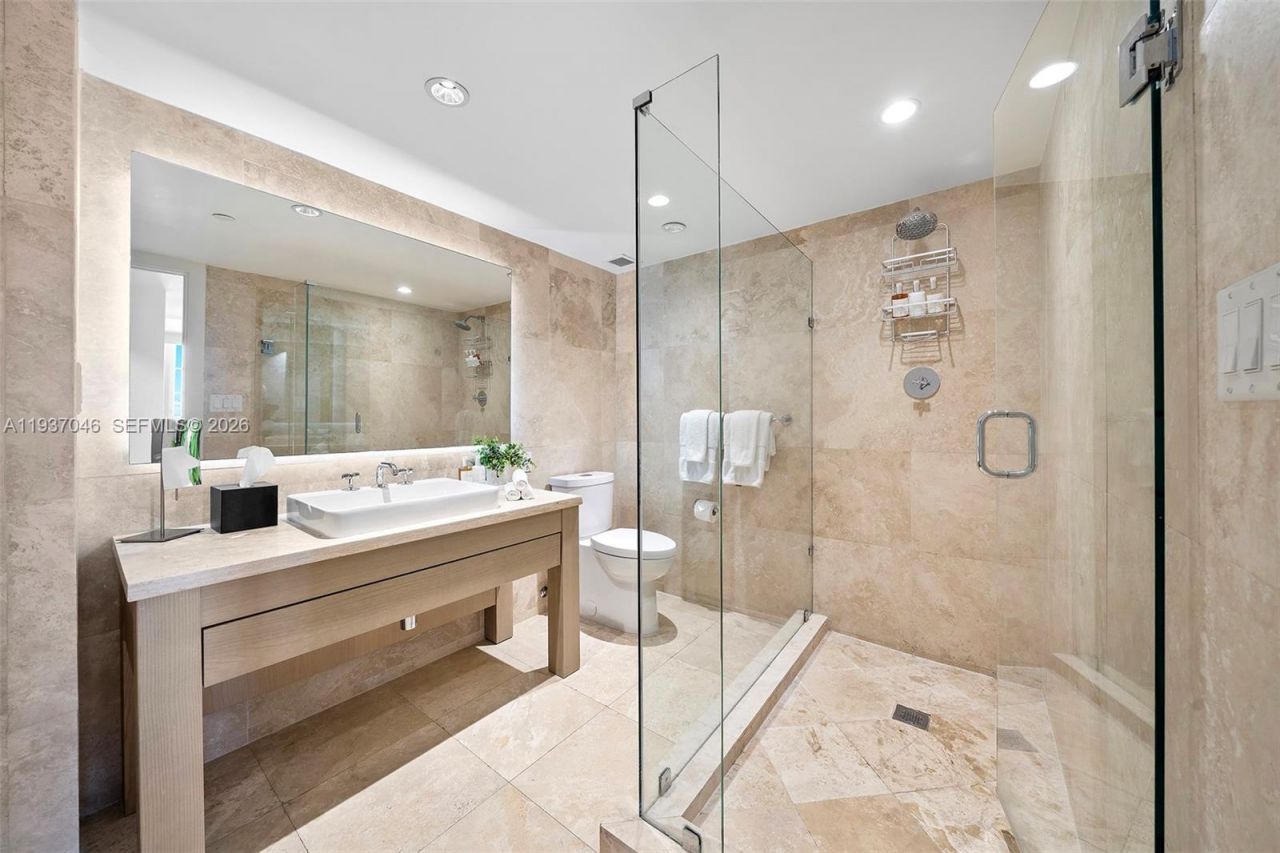 102 24th St, Unit 1207, Miami Beach, FL 33139 Photo