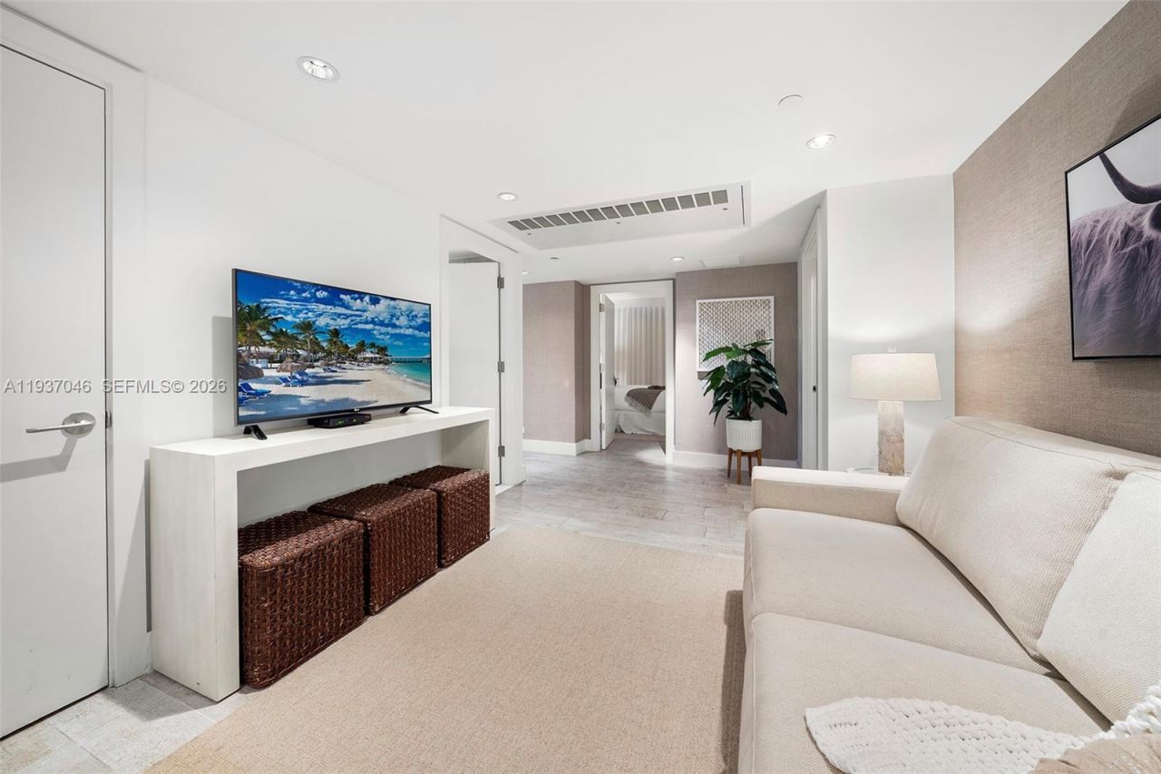 102 24th St , Unit 1207, Miami Beach, FL 33139 Photo