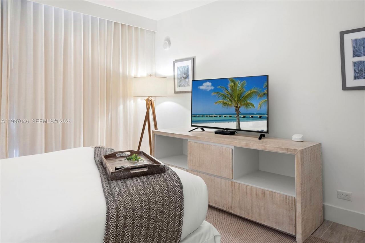 102 24th St , Unit 1207, Miami Beach, FL 33139 Photo