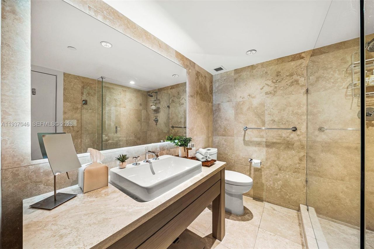 102 24th St , Unit 1207, Miami Beach, FL 33139 Photo