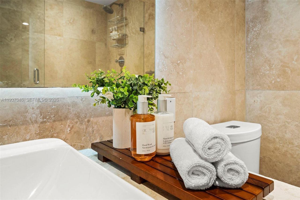 102 24th St , Unit 1207, Miami Beach, FL 33139 Photo