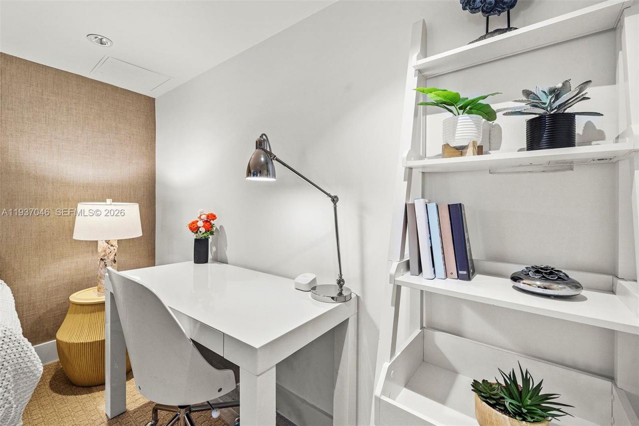 102 24th St , Unit 1207, Miami Beach, FL 33139 Photo