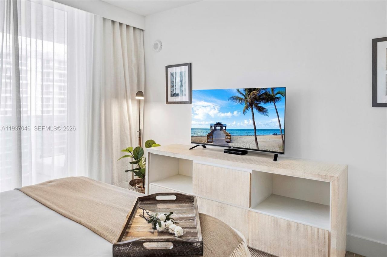 102 24th St , Unit 1207, Miami Beach, FL 33139 Photo