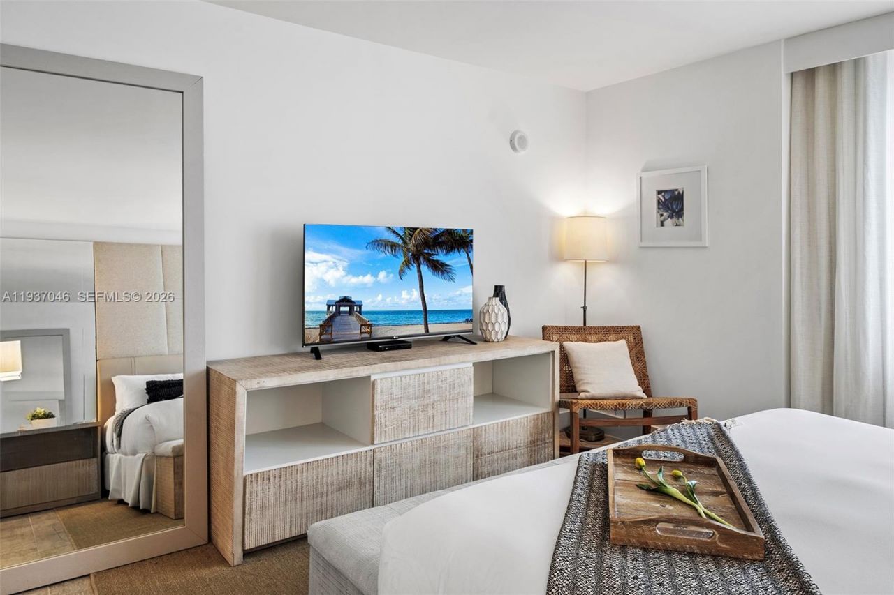 102 24th St , Unit 1207, Miami Beach, FL 33139 Photo