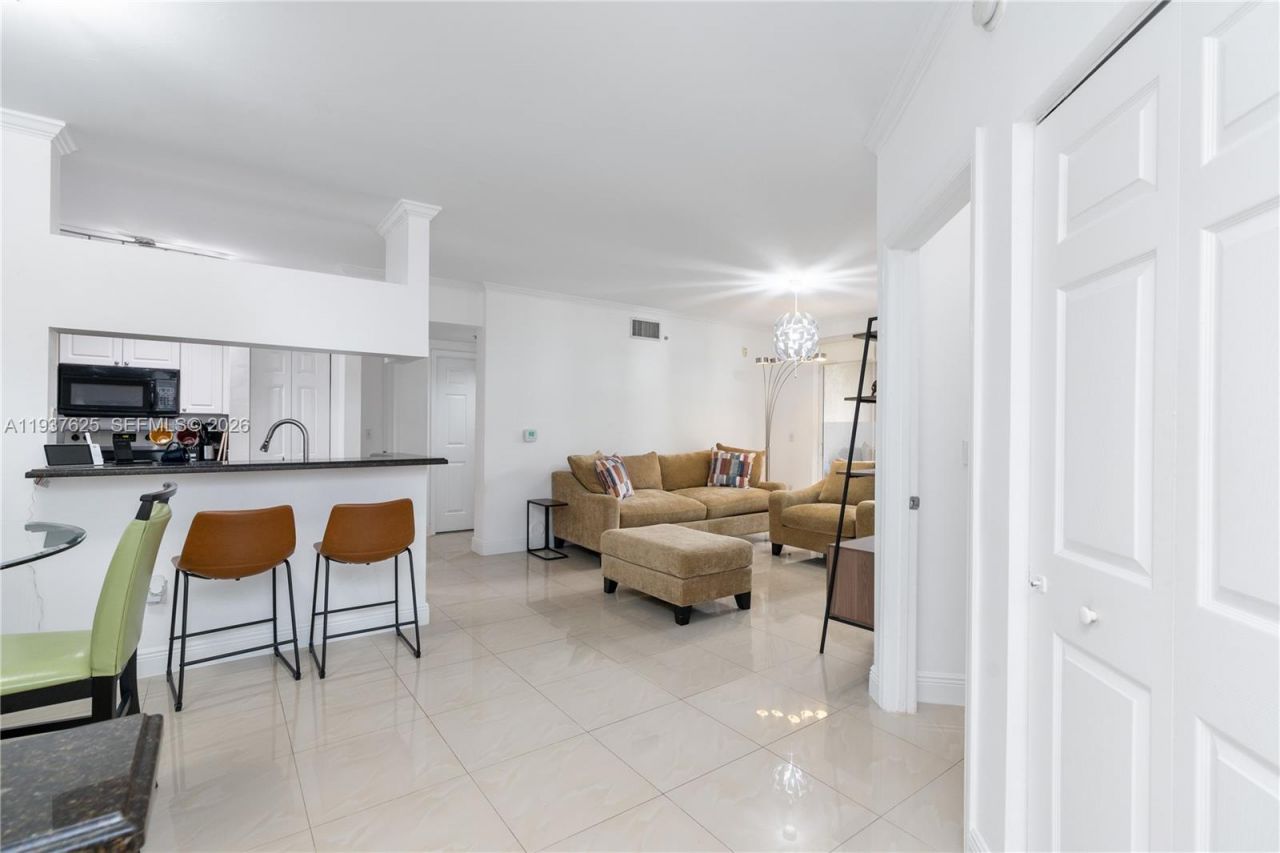 17125 N Bay Rd, Unit 3104, Sunny Isles Beach, FL 33160 Photo