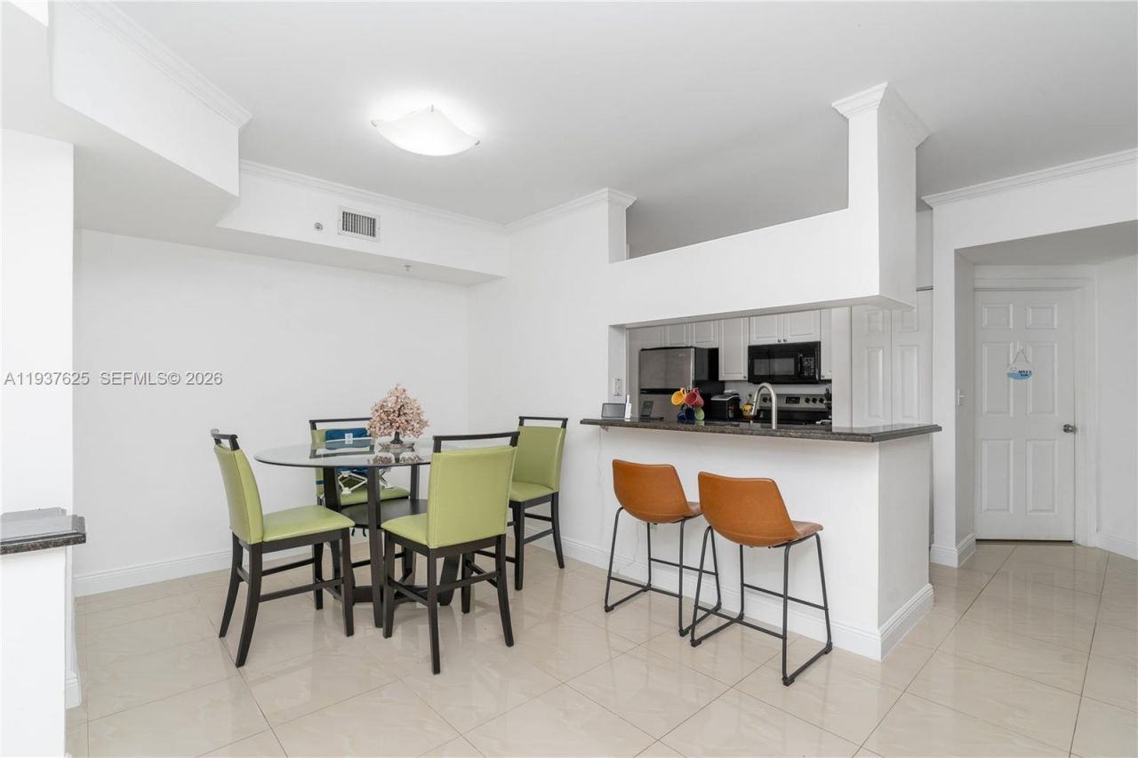 17125 N Bay Rd, Unit 3104, Sunny Isles Beach, FL 33160 Photo